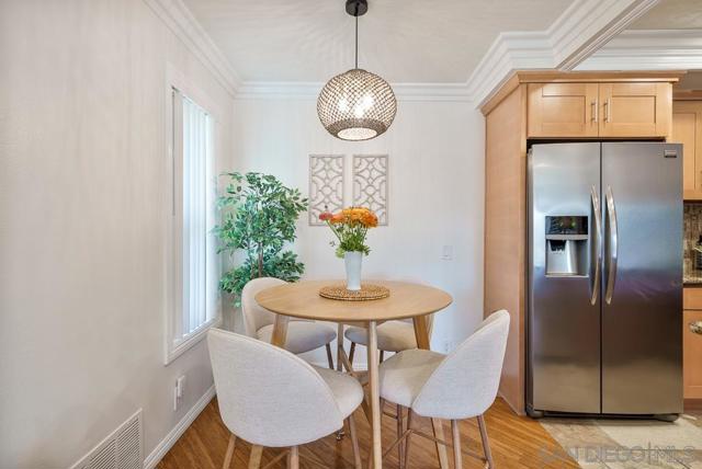 3157 Evening Way, La Jolla CA: https://media.crmls.org/mediaz/b4d0fd14-ac43-47ce-9124-971b100a8136.jpg