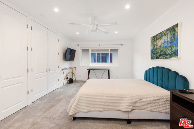 6708 Hillpark Drive, Los Angeles CA: https://media.crmls.org/mediaz/b4d25333-f3f9-46e2-9cad-decba3eb6337.jpg