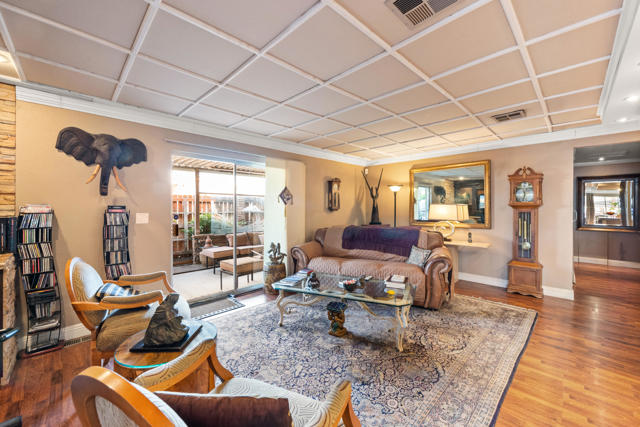 18 Calle De Las Nubes, Palm Springs CA: https://media.crmls.org/mediaz/b4d28c4c-b55f-4a7d-a670-ac50a0ac2f14.jpg