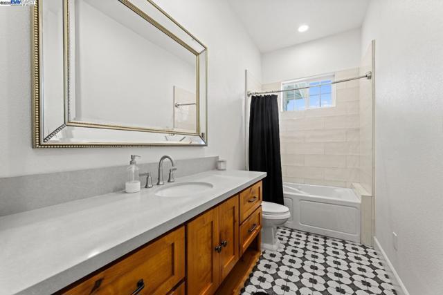 Image 31 of 47 For 1761 Springvale Rd