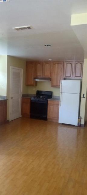 1059 Santa Clara Ave, Alameda CA: https://media.crmls.org/mediaz/b4d30f81-76b5-4d25-b575-2e0c10f71a45.jpg