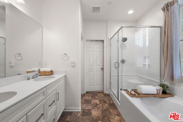 2906 Crocus Place, Palmdale CA: https://media.crmls.org/mediaz/b4d37212-3a02-41f5-bb25-68d5c022d8e7.jpg