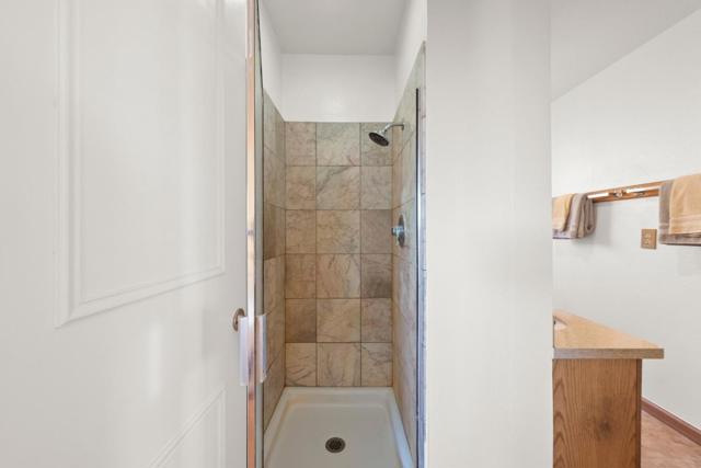 423 Riviera Drive, Union City CA: https://media.crmls.org/mediaz/b4d3db73-0738-4bee-bd4c-b05fd1ae4620.jpg