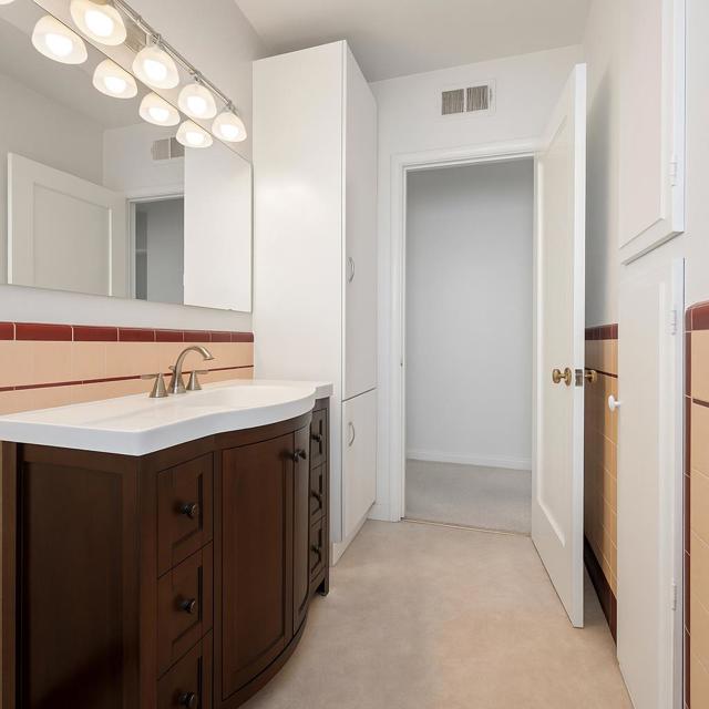 100 W 38th Avenue, San Mateo CA: https://media.crmls.org/mediaz/b4d3fc68-02f8-4cf2-b3a6-609f8efff332.jpg