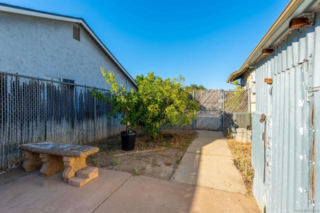 8546 Blanco Terrace, El Cajon CA: https://media.crmls.org/mediaz/b4d441ab-c276-4b32-83ae-07a210b6fae8.jpg