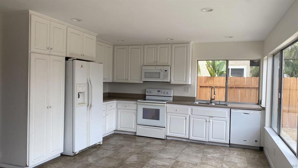 8703 Octans St - photo 7