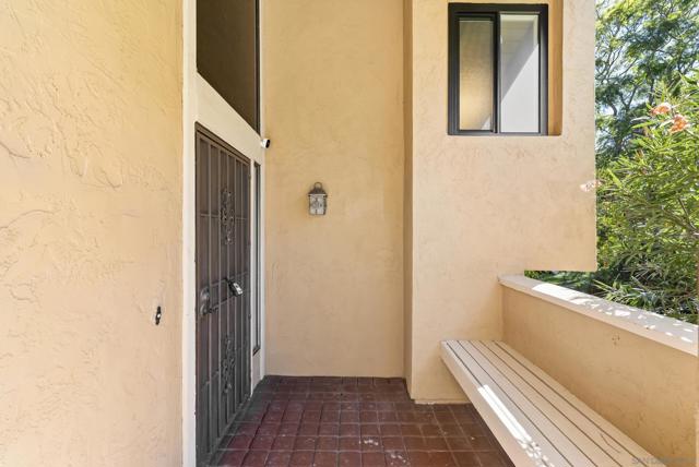 6489 Caminito Catalan, La Jolla CA: https://media.crmls.org/mediaz/b4d553a1-664d-4b07-9c33-a49f7443d3af.jpg