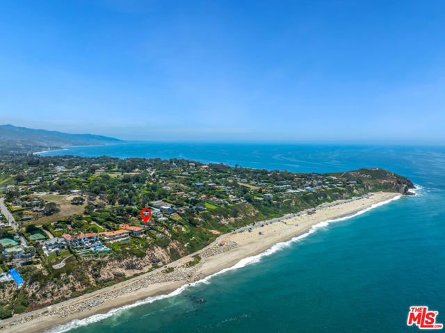 7089 Birdview Avenue, Malibu CA: https://media.crmls.org/mediaz/b4d567a9-da11-49da-ab62-9628285a51a4.jpg