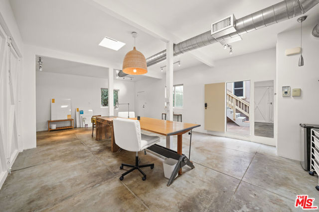 236 S 5th Avenue, Venice CA: https://media.crmls.org/mediaz/b4d5c8b9-9a00-40df-84c4-29eefc02b210.jpg
