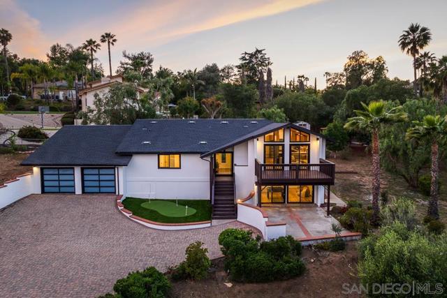 2927 Lawrence Ln, Escondido CA: https://media.crmls.org/mediaz/b4d5d254-55c1-4ccf-b606-5e132fc8f304.jpg