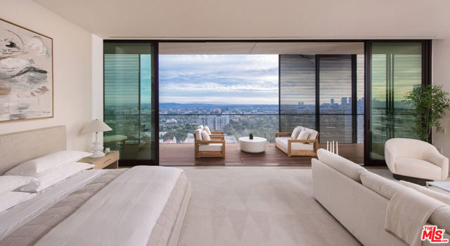 9040 W Sunset Blvd, West Hollywood CA: https://media.crmls.org/mediaz/b4d68aaf-f7a0-4242-ac20-ab74dd241486.jpg