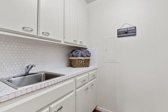 925 Skyward Drive, Aptos CA: https://media.crmls.org/mediaz/b4d6cd57-0599-4eff-8600-c25d9a10aa5d.jpg