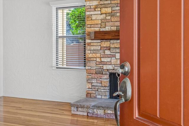 26 Willow Street, Salinas CA: https://media.crmls.org/mediaz/b4d6dfb7-9ecb-4dc3-894d-33c80ab0bc07.jpg