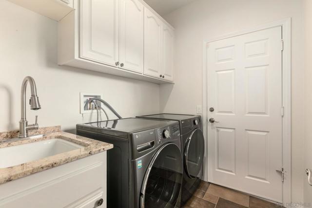 2610 Sunset Hills, Escondido CA: https://media.crmls.org/mediaz/b4d78469-bd91-4cce-8d08-8256bebb5e8d.jpg