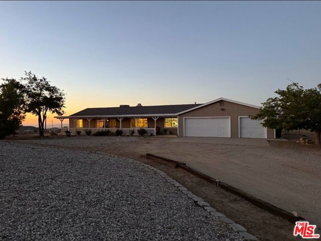 8125 Centola Road, Phelan CA: https://media.crmls.org/mediaz/b4d79a41-fe4b-482d-a559-7a3e39e95120.jpg