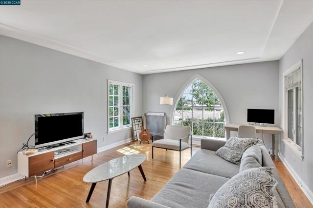 366 Ilo Lane, Danville CA: https://media.crmls.org/mediaz/b4d87787-dc23-4391-ba8c-4ea83e9525c4.jpg