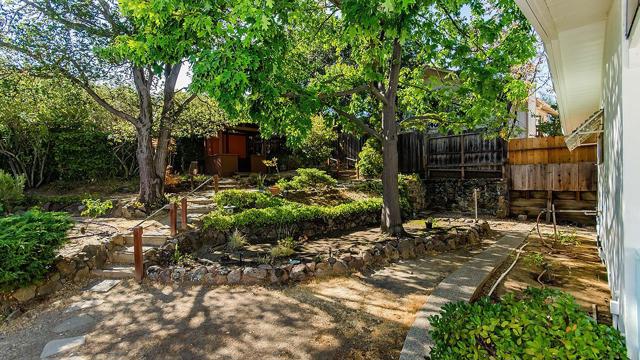 372 Elm Street, San Carlos CA: https://media.crmls.org/mediaz/b4d887dc-ed51-45d6-a40e-0b8355ee5ae6.jpg
