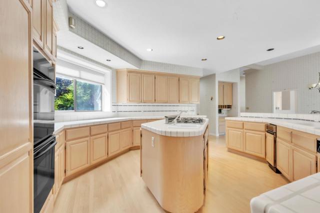 4443 Deer Field Way, Danville CA: https://media.crmls.org/mediaz/b4d912af-3512-4ccb-95fc-2efd5d1d83a4.jpg