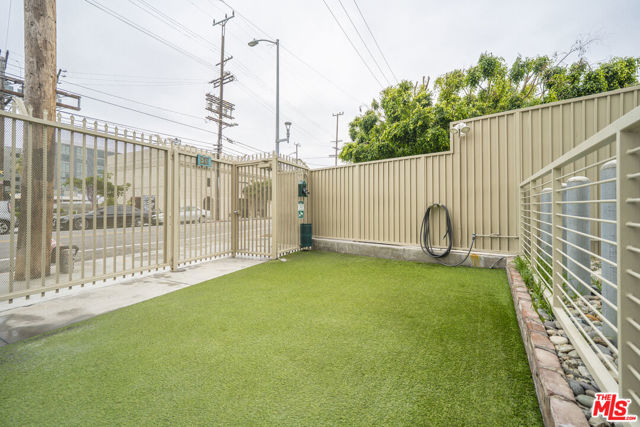 1850 Industrial Street, Los Angeles CA: https://media.crmls.org/mediaz/b4d93cda-defa-446d-8ad4-2bd429abf5c4.jpg