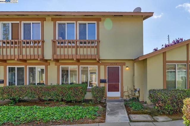 4654 Balboa Way, Fremont CA: https://media.crmls.org/mediaz/b4d9a738-e449-4332-b7fe-f37c0076c626.jpg