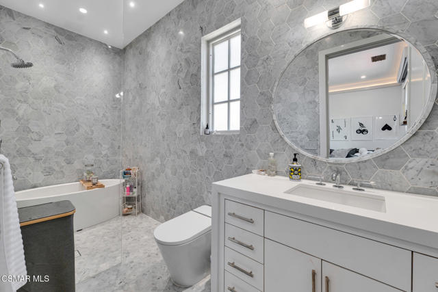 2259 Melford Court, Westlake Village CA: https://media.crmls.org/mediaz/b4d9d373-7668-4aaf-b5a6-7d4c6c8f6164.jpg