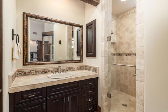 4258 Via Ravello, Rancho Santa Fe CA: https://media.crmls.org/mediaz/b4d9da3c-e43a-4ab7-a51e-ed164fd624b7.jpg