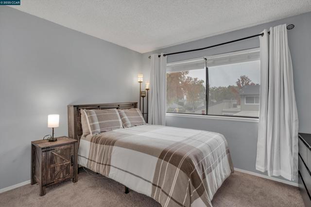 1120 Kenwal Rd, Concord CA: https://media.crmls.org/mediaz/b4d9dec9-acf2-492b-b7cf-8b44f59551ca.jpg