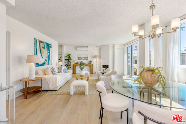 930 3rd Street, Santa Monica CA: https://media.crmls.org/mediaz/b4dacb25-cb76-4429-ae7b-090a03324a9a.jpg