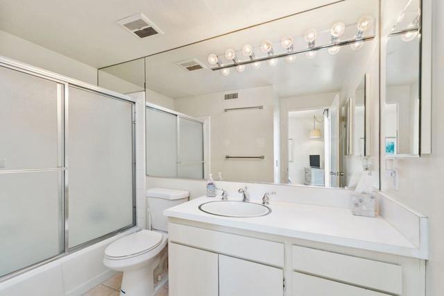78125 Cabrillo Lane, Indian Wells CA: https://media.crmls.org/mediaz/b4db3375-abe2-4d22-8441-a6273141505a.jpg