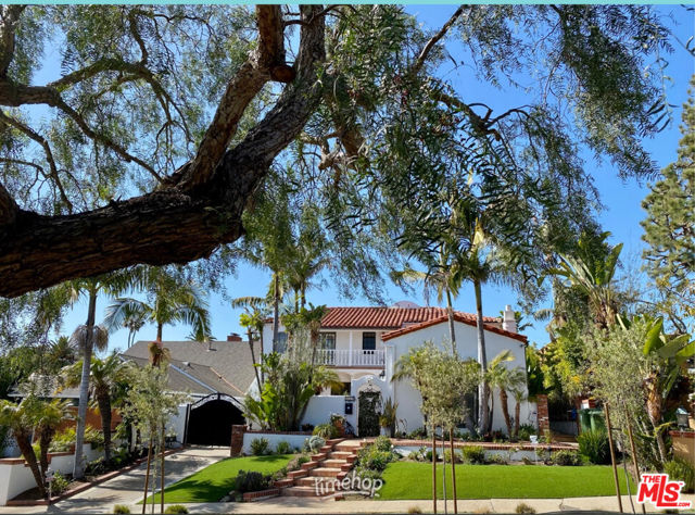 333 Lombard Avenue, Pacific Palisades CA: https://media.crmls.org/mediaz/b4dc0697-e58c-4afe-a45a-9377c4b004dc.jpg