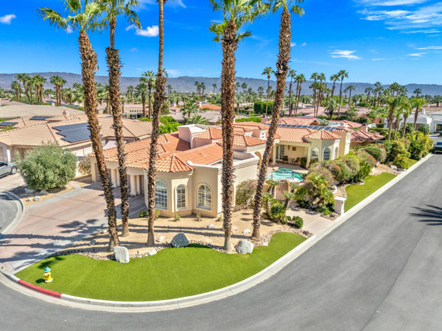 77312 Coyote Creek Path, Indian Wells CA: https://media.crmls.org/mediaz/b4dc7366-b240-4808-b352-696e4a460dfc.jpg
