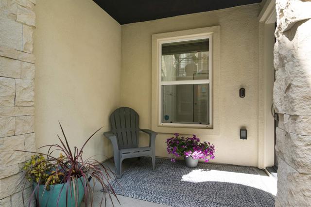 Image 5 of 74 For 7907 Modern Oasis Drive