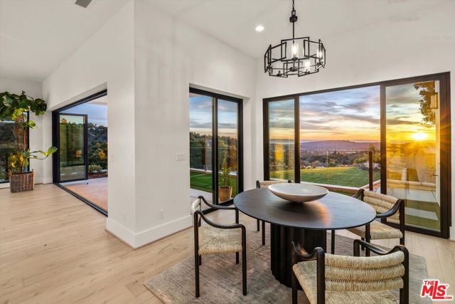 2082 Las Canoas Road, Santa Barbara CA: https://media.crmls.org/mediaz/b4dcef3b-095b-44ca-bbb5-89bb0f49651e.jpg