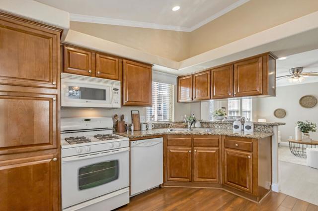 14685 Oka Road, Los Gatos CA: https://media.crmls.org/mediaz/b4dd67e6-7085-4a04-b532-49effcbb23e3.jpg