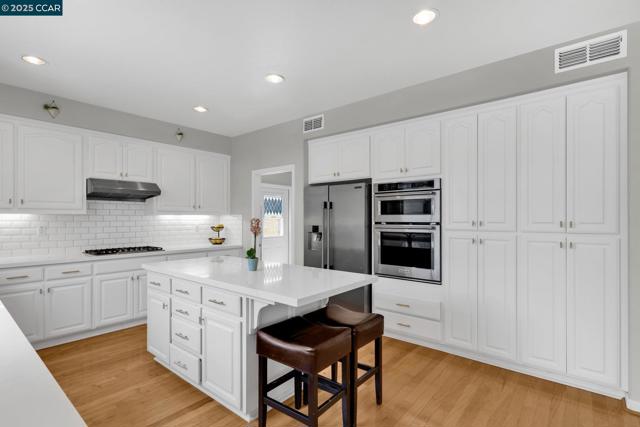 1731 Palmer Dr, Concord CA: https://media.crmls.org/mediaz/b4dd8009-b9bd-4695-8089-b54a275b6d70.jpg