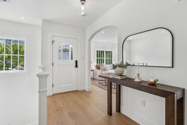 1129 WELLINGTON STREET, Oakland CA: https://media.crmls.org/mediaz/b4dd8697-e828-4984-880f-abed1161467b.jpg