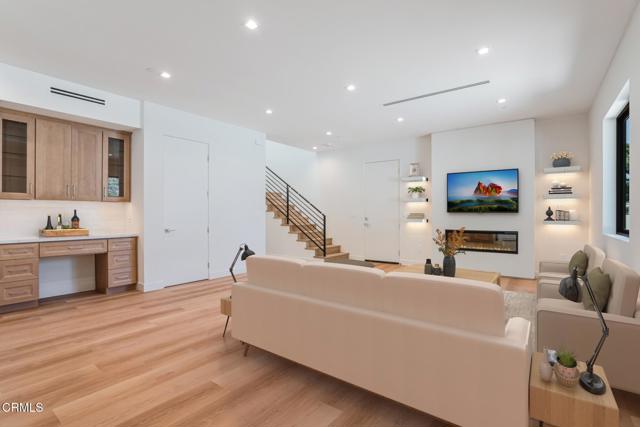 Detail Gallery Image 9 of 68 For 2821 Los Robles Rd, Thousand Oaks,  CA 91362 - 3 Beds | 2/1 Baths