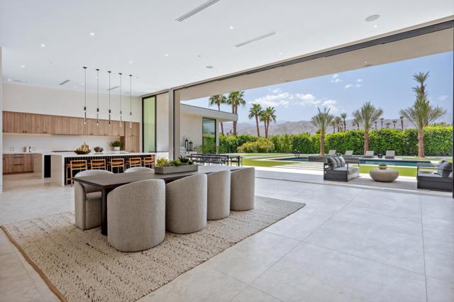 7 Makena Lane, Rancho Mirage CA: https://media.crmls.org/mediaz/b4de7a99-2613-4328-9b52-a30e27a40eb0.jpg