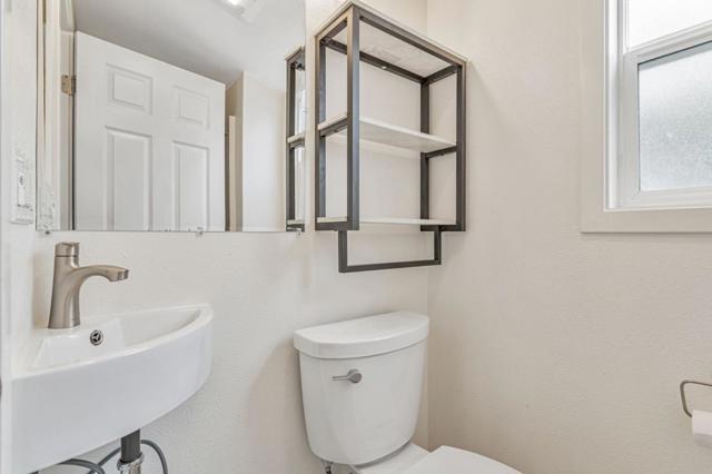 Image 22 of 39 For 216 2nd Avenue