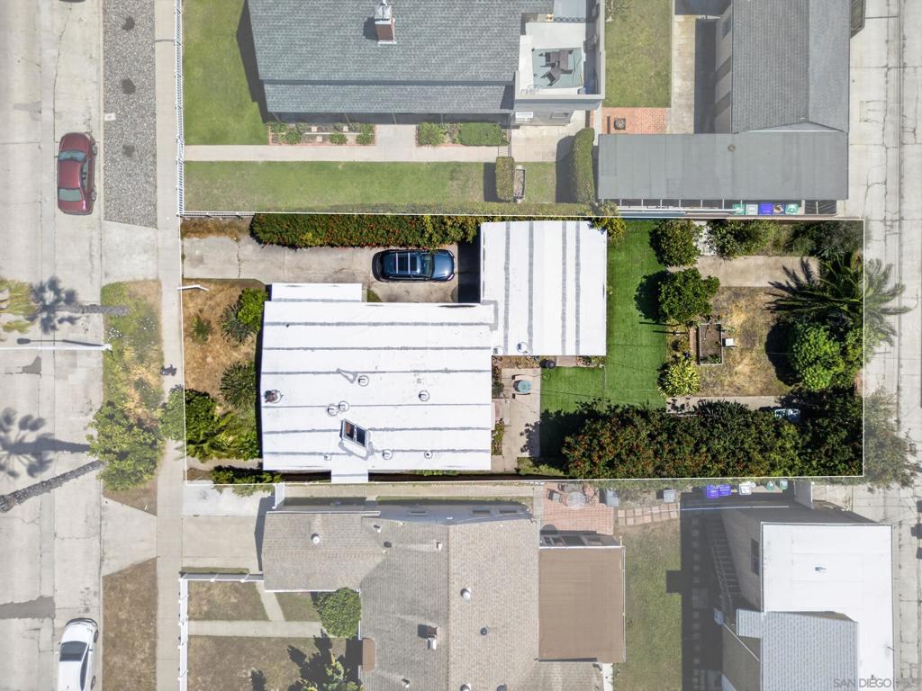 819 Law Street - photo 2