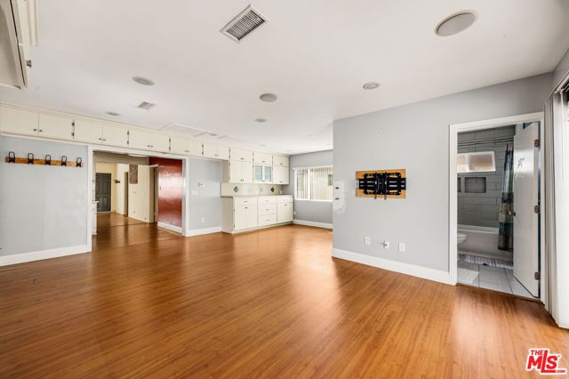 15217 Hartsook Street photo 26