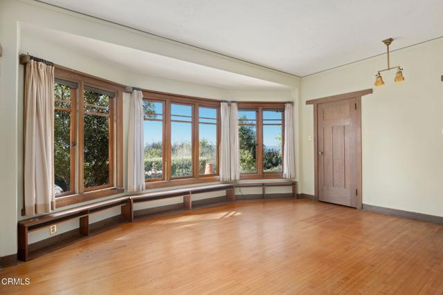 402 Lynn Drive, Ventura CA: https://media.crmls.org/mediaz/b4dfcaec-1eb9-4191-9888-66e0414104ea.jpg