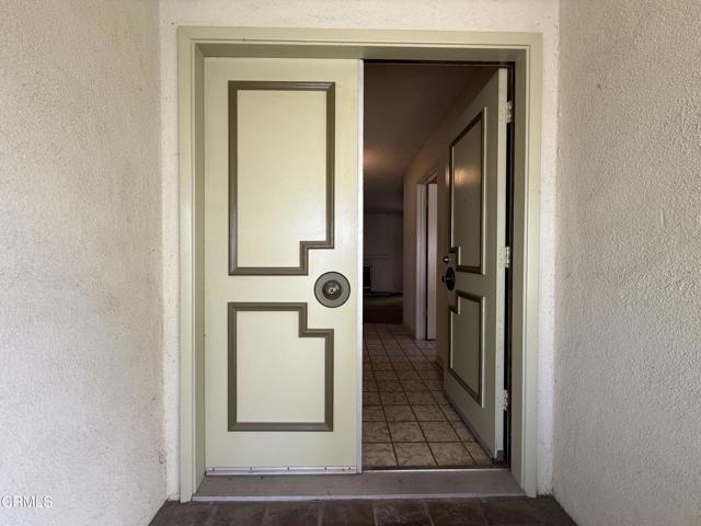 8160 Tiara Street, Ventura CA: https://media.crmls.org/mediaz/b4dfe953-7bb6-444d-9654-db47145fcc65.jpg