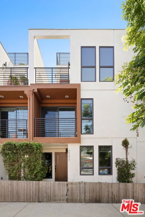 2930 Rowena Avenue #2