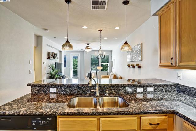 140 Selby Ln, Livermore CA: https://media.crmls.org/mediaz/b4e1d854-7ad1-4c5f-b129-7a795e9724e3.jpg