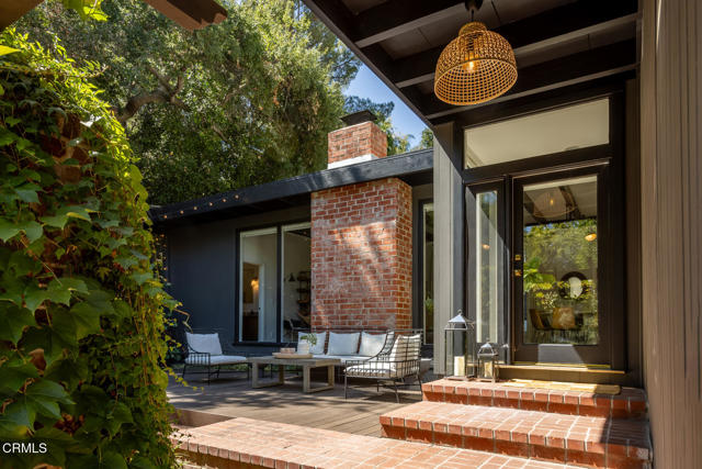 595 Linda Vista Avenue, Pasadena CA: https://media.crmls.org/mediaz/b4e20794-bdd8-479d-b5bf-f8dbb1f4d5ef.jpg