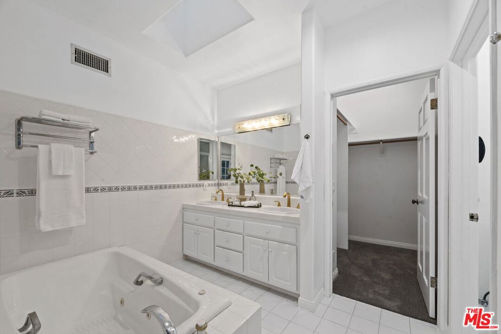 3236 Longridge TerraceSherman Oaks img 8