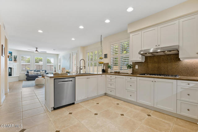 688 Via Vista Thousand Oaks CA-large-026