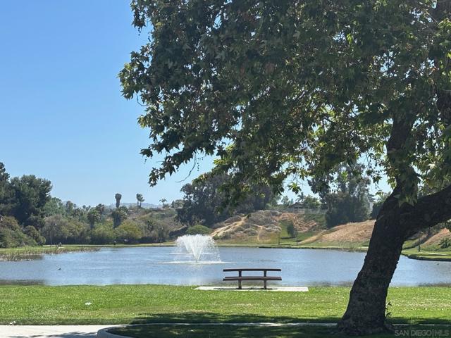 530 Calle Montecito, Oceanside CA: https://media.crmls.org/mediaz/b4e46c45-f2c0-432b-a23a-2af9b61e8e8a.jpg