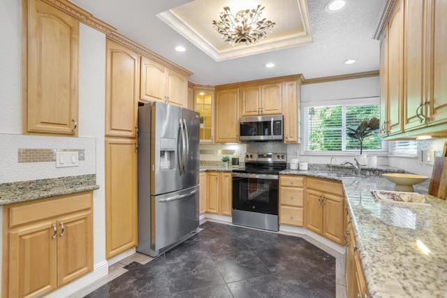 1658 Parkview Green Circle, San Jose CA: https://media.crmls.org/mediaz/b4e493ab-ace8-48ef-9494-e5e04ba04ab8.jpg